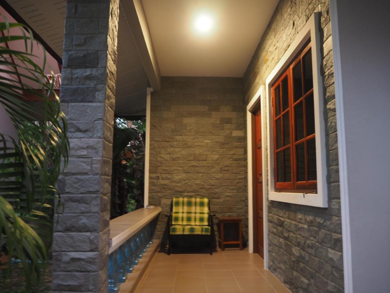 Coconut Bungalow Nai Yang Beach Exterior foto